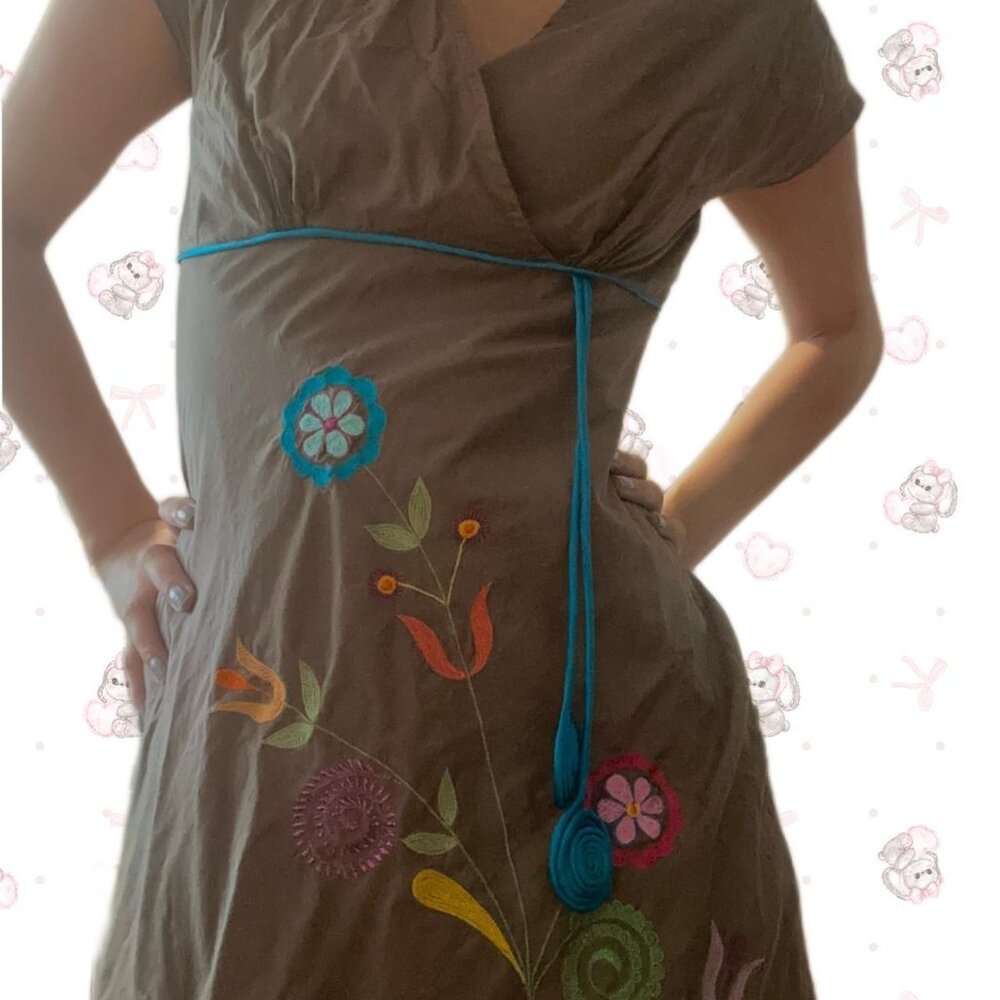 XS-S Y2K Brown embroidered midi dress with a cute bow detail